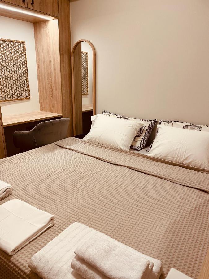 2 Bedroom Apt - Live Like A Local In Kolonaki Ateny Zewnętrze zdjęcie