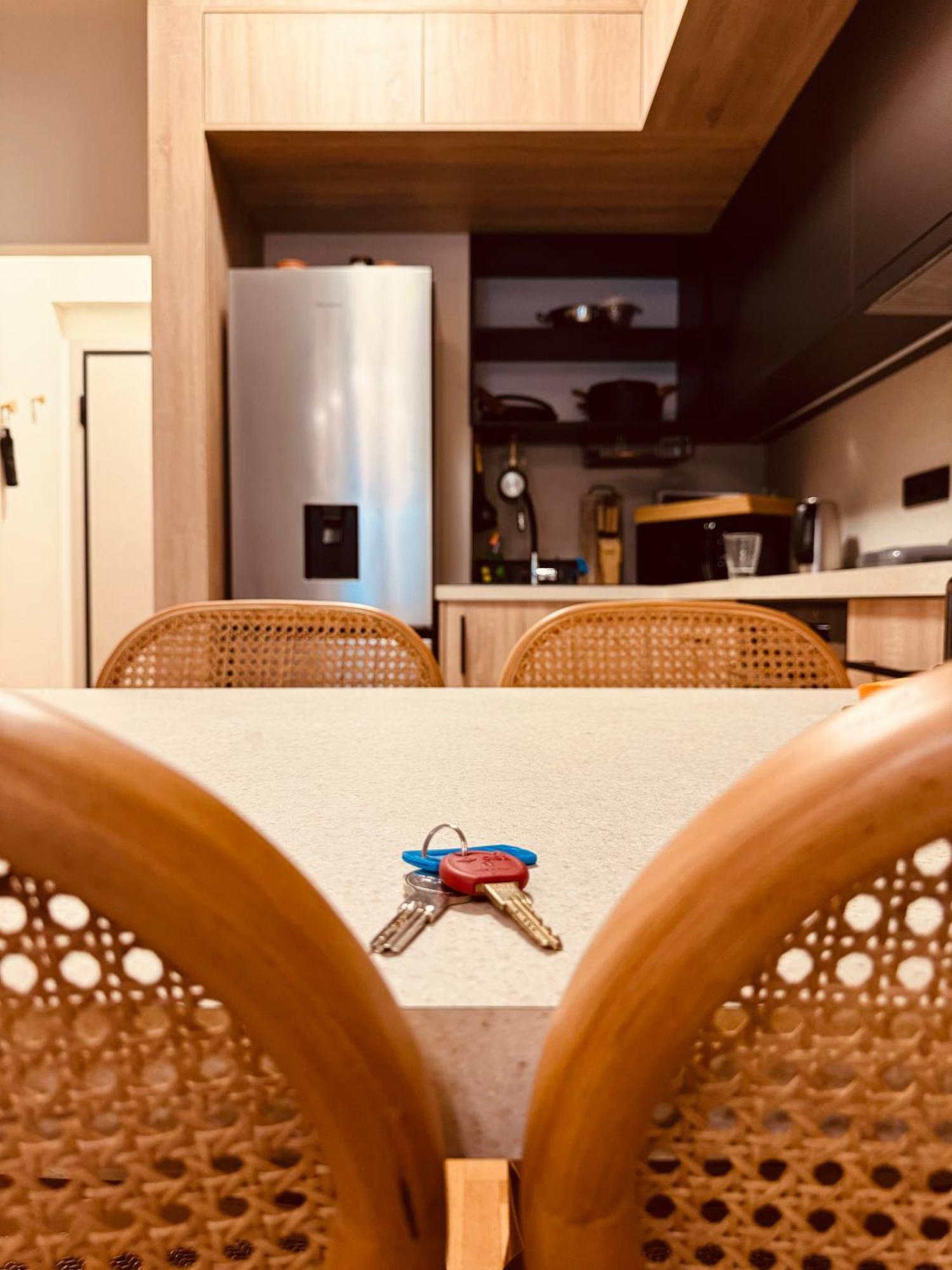 2 Bedroom Apt - Live Like A Local In Kolonaki Ateny Zewnętrze zdjęcie