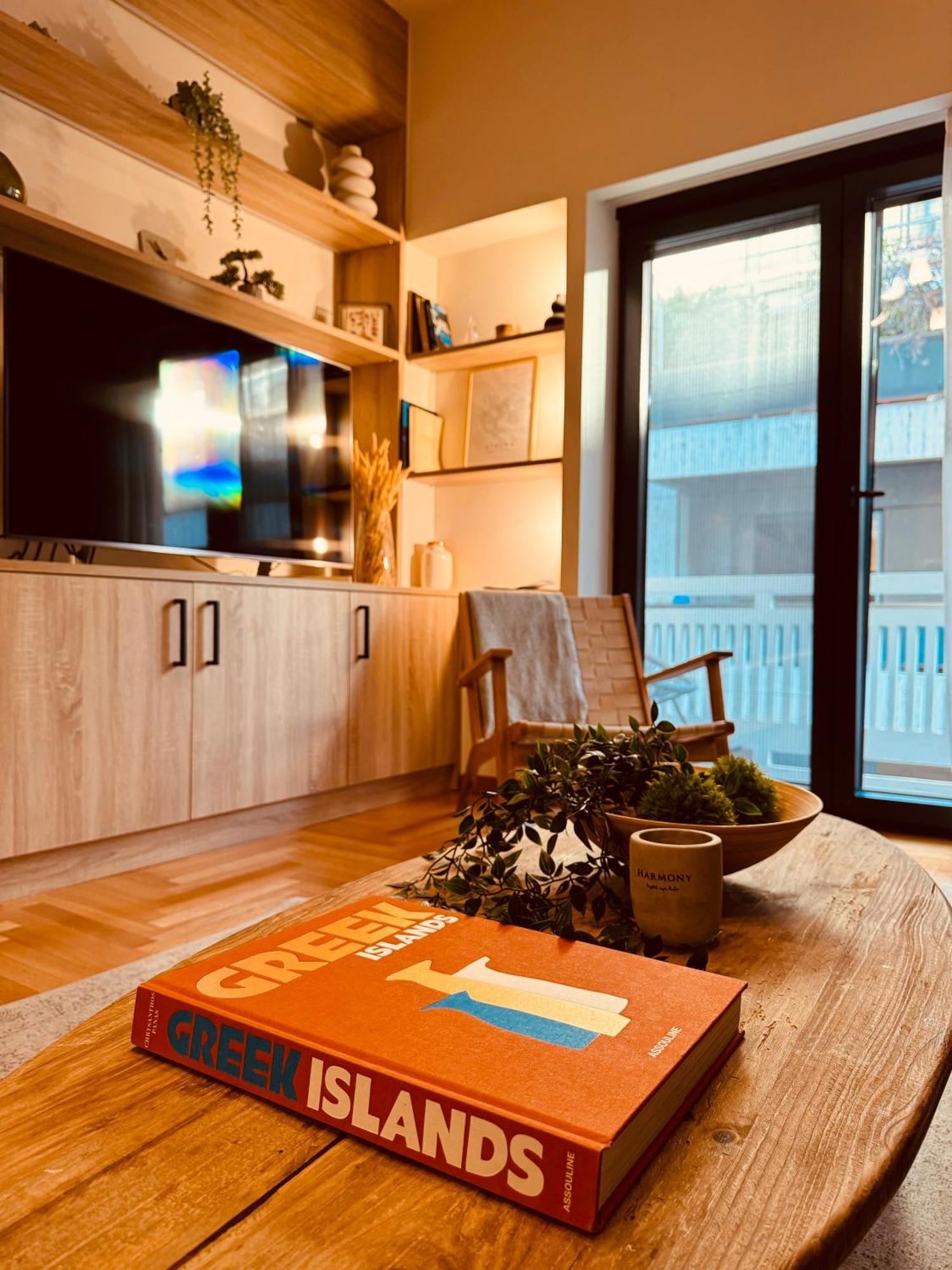 2 Bedroom Apt - Live Like A Local In Kolonaki Ateny Zewnętrze zdjęcie