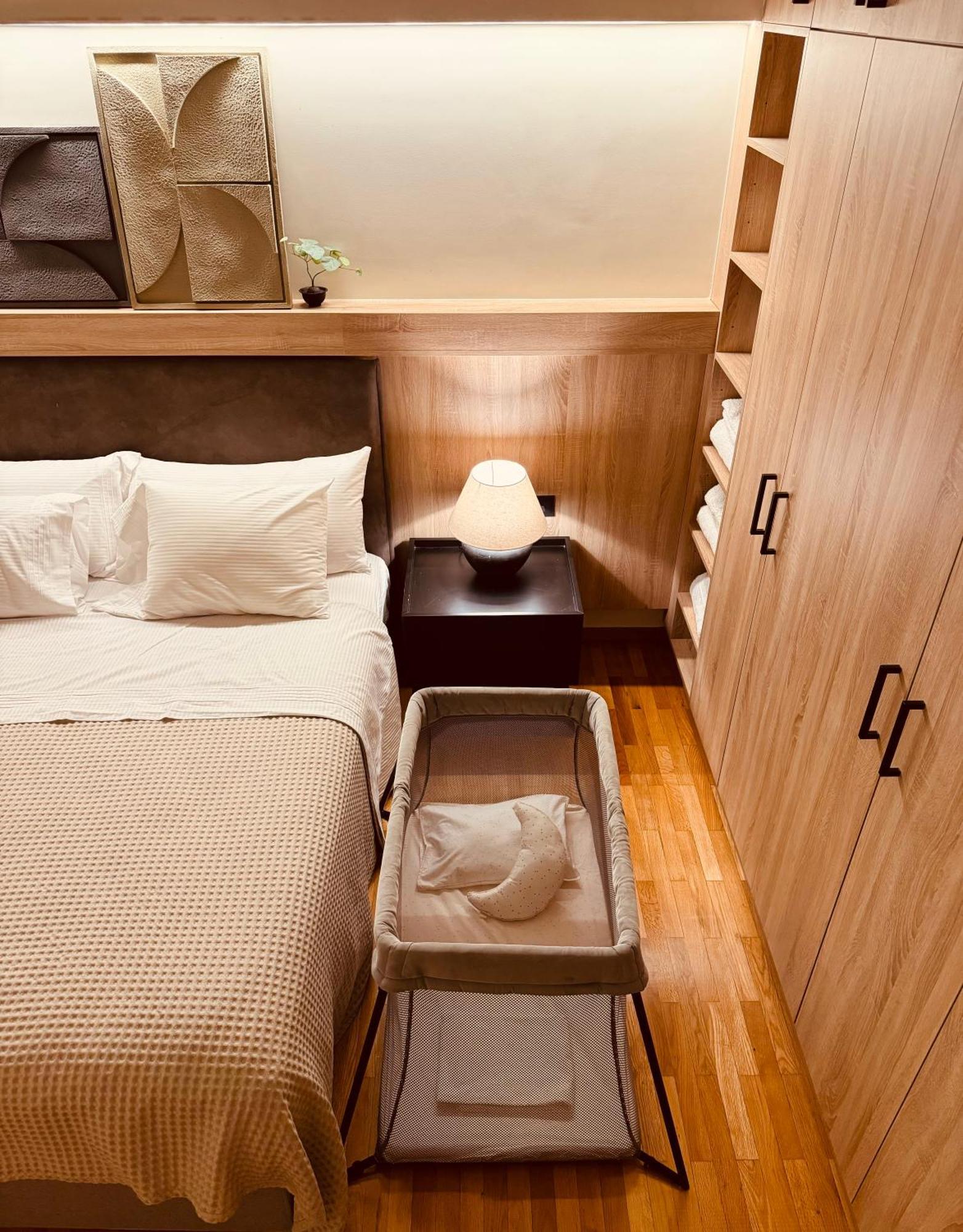 2 Bedroom Apt - Live Like A Local In Kolonaki Ateny Zewnętrze zdjęcie