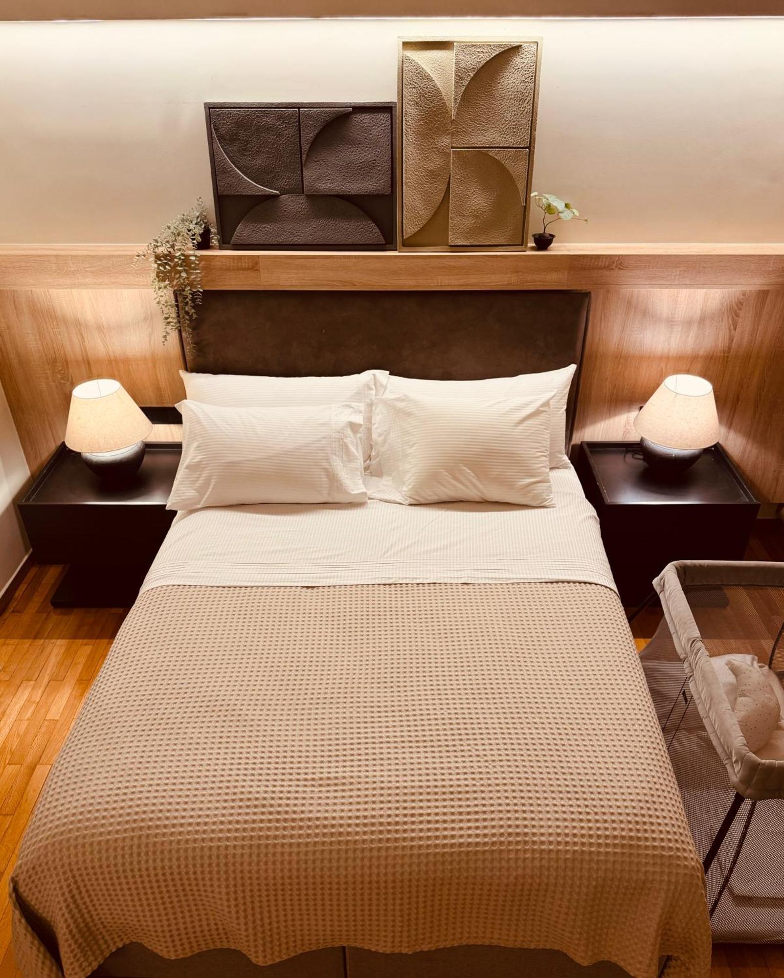 2 Bedroom Apt - Live Like A Local In Kolonaki Ateny Zewnętrze zdjęcie